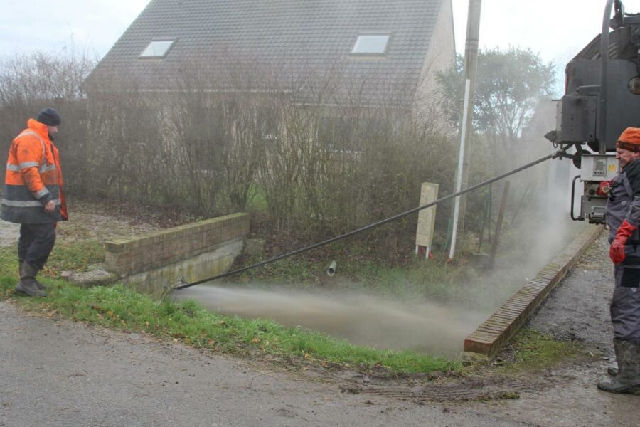 canalisation, WC, évier, débouchage d'égouts par haute pression, curage d'égouts, inspection d'égouts par caméra sur Paris.